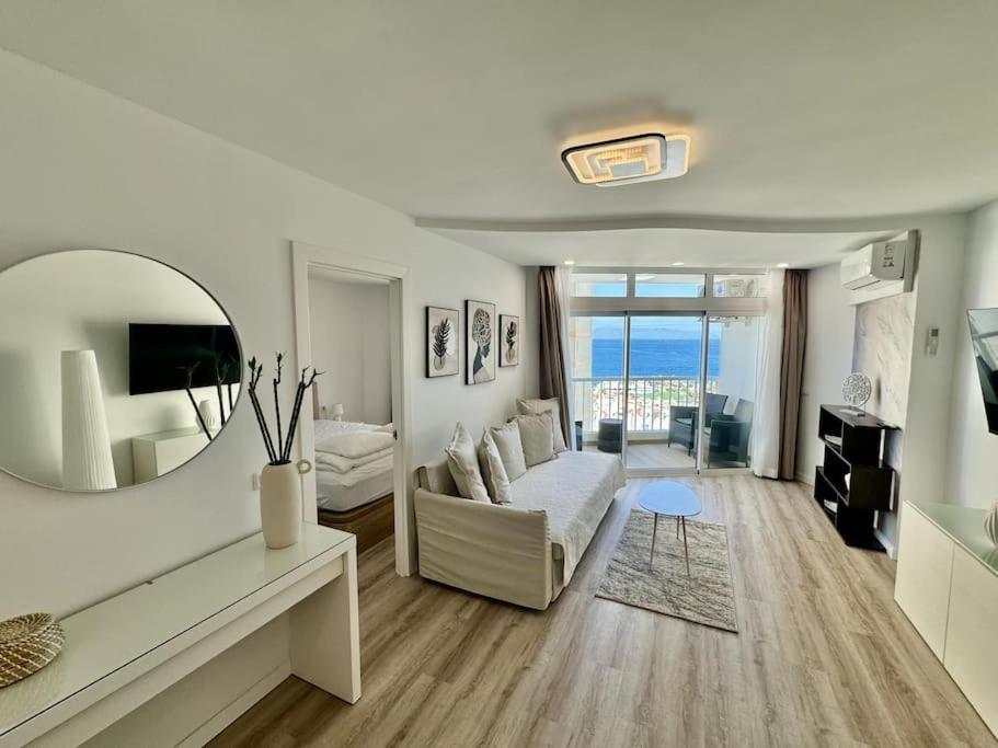 Amazing Apartment In Las Americas Playa de las Americas  Bagian luar foto