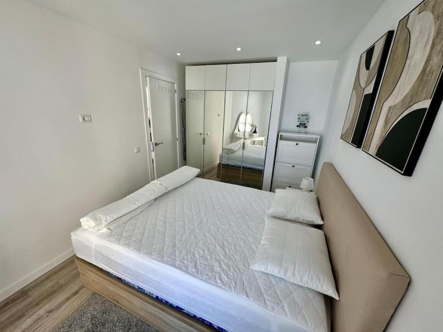 Amazing Apartment In Las Americas Playa de las Americas  Bagian luar foto