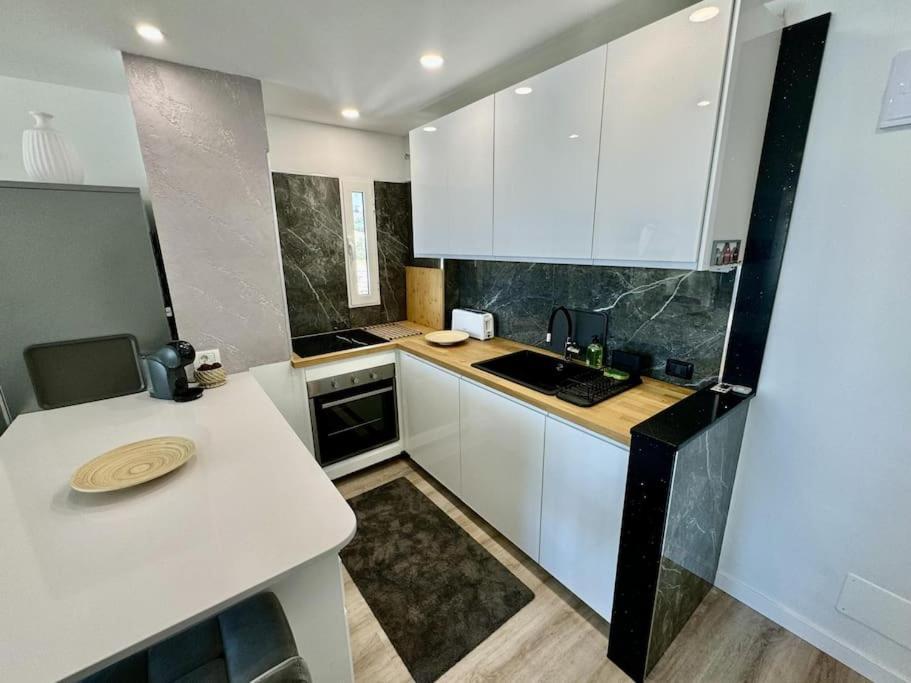 Amazing Apartment In Las Americas Playa de las Americas  Bagian luar foto