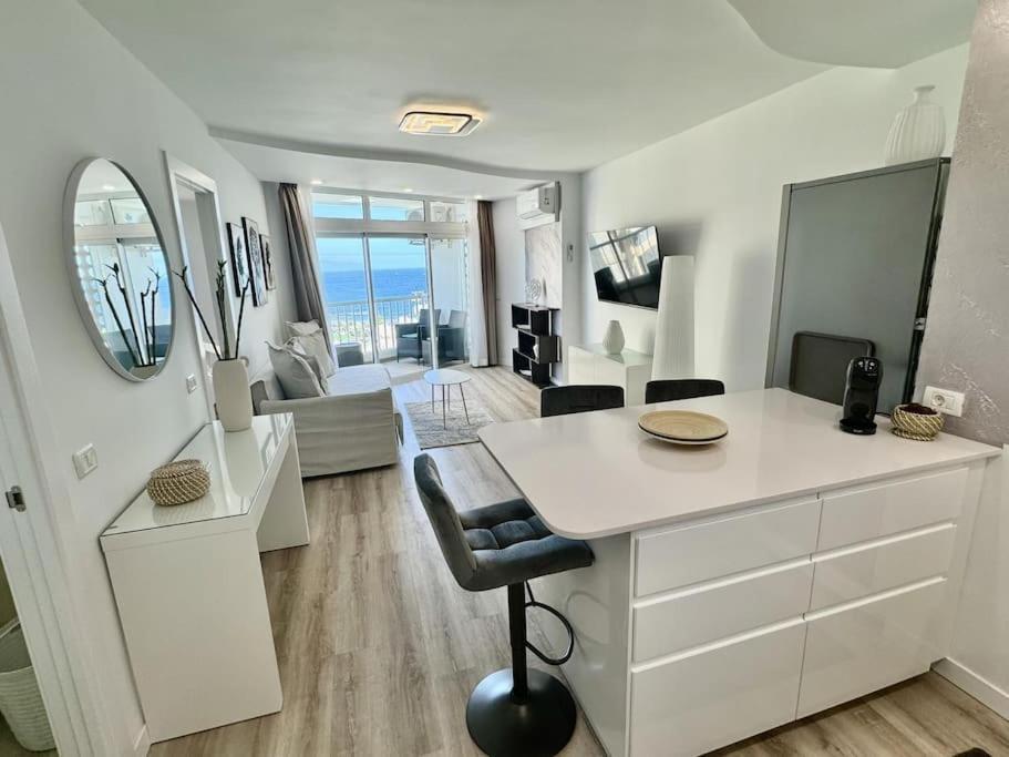 Amazing Apartment In Las Americas Playa de las Americas  Bagian luar foto