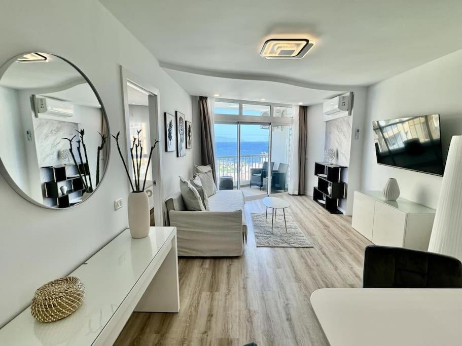 Amazing Apartment In Las Americas Playa de las Americas  Bagian luar foto